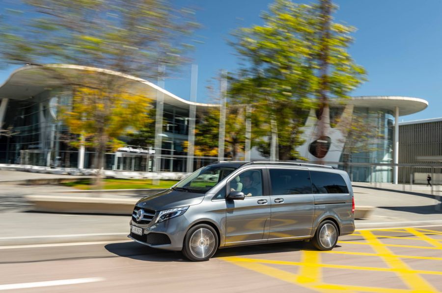 Mercedes V-Class 2019 - chiếc minivan sang trọng và đẳng cấp qua loạt ảnh chi tiết