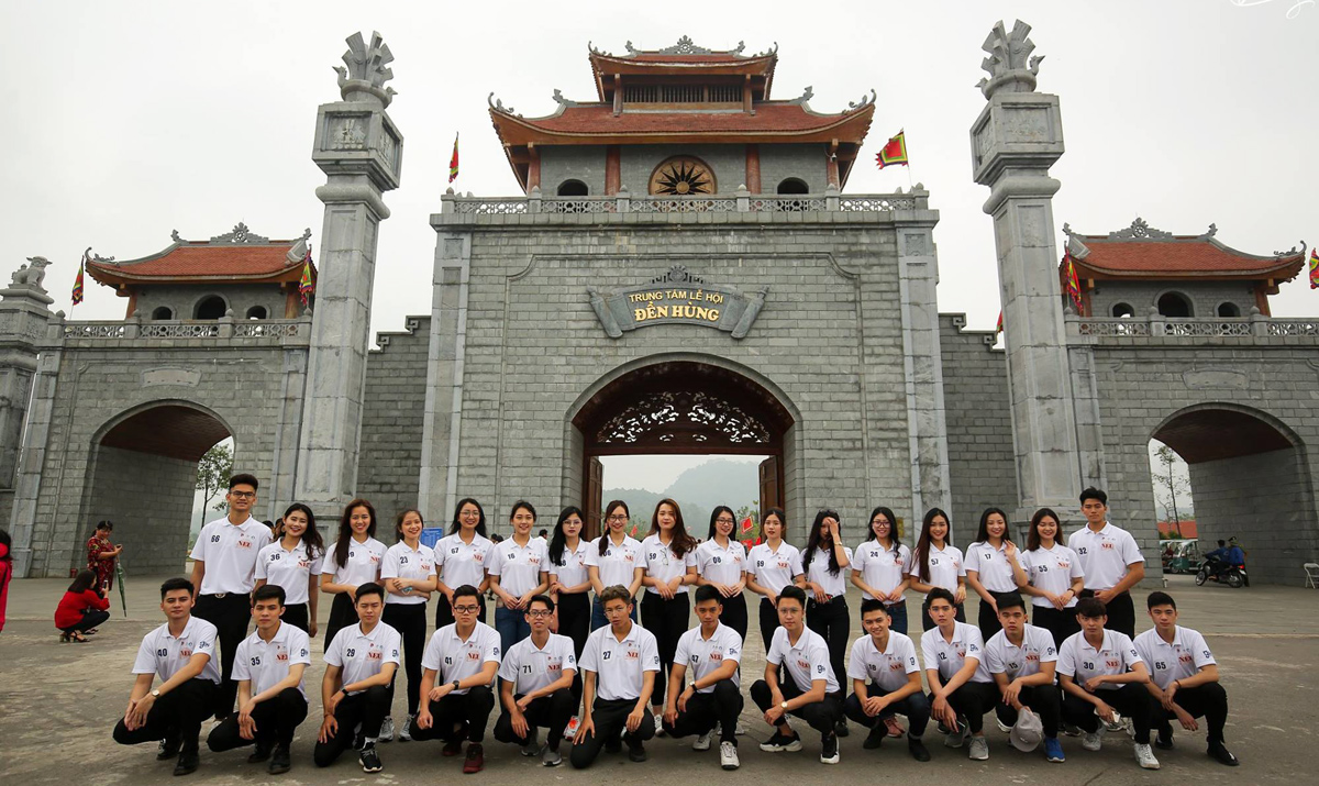 Kết thúc hành trình nhân ái, Top 30 có cuộc hành hương và tham quan tại Khu di tích lịch sử Đền Hùng