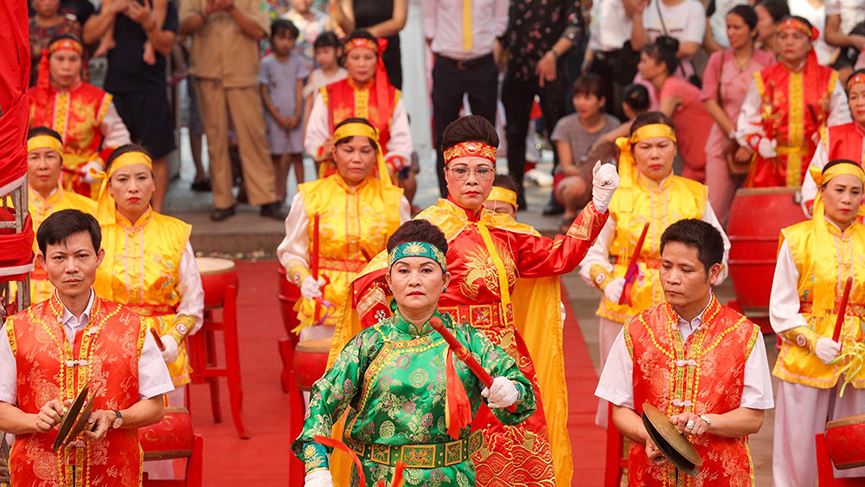 Màn đánh trống khai hội