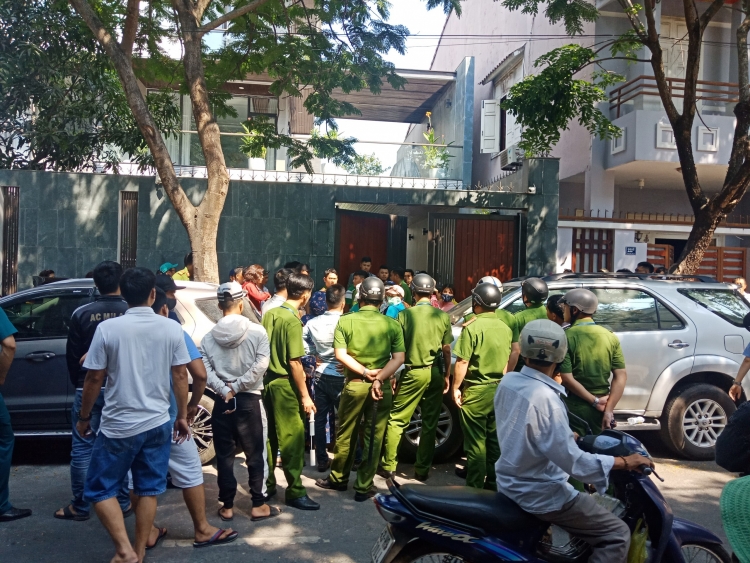 Công an phường Thanh Bình đã tăng cường lực lượng ngay từ sáng, nhằm bảo đảm, giữ gìn an ninh trật tự địa bàn và tránh ùn tắc giao thông.