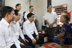 Chủ tịch UBND TP Hà Nội thăm hỏi gia đình nữ công nhân môi trường tử vong do tai nạn