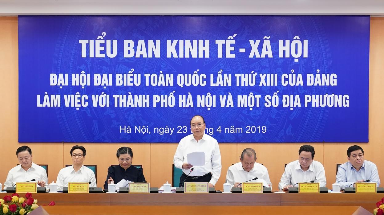 Thủ tướng Nguyễn Xuân Phúc chủ trì buổi làm việc. Ảnh: Quang Hiếu