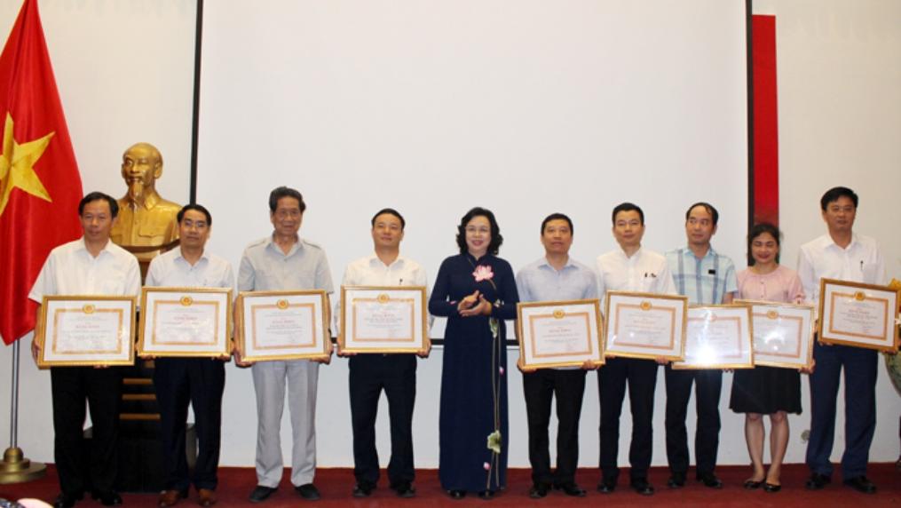 Quan tâm xây dựng Đảng gắn với phát triển sản xuất kinh doanh