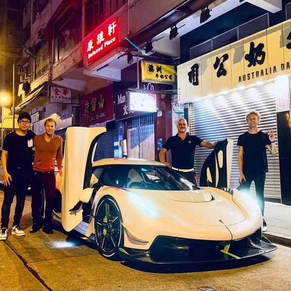Siêu xe Koenigsegg Jesko trên đường phố Hong Kong