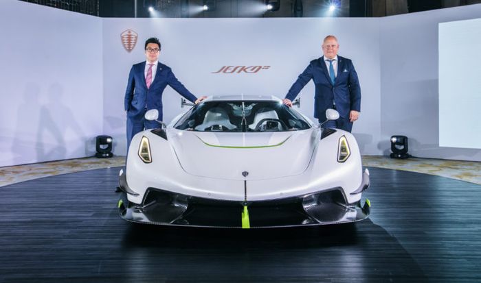 Christian von Koenigsegg cùng nhà phân phối chính hãng Koenigsegg tại Hong Kong 
