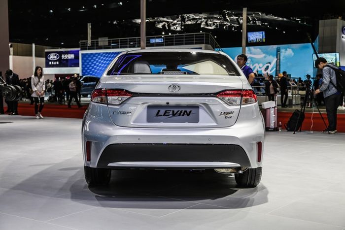 Toyota Levin 2019 - phiên bản máy xăng, thể thao hơn Corolla Altis thế hệ mới