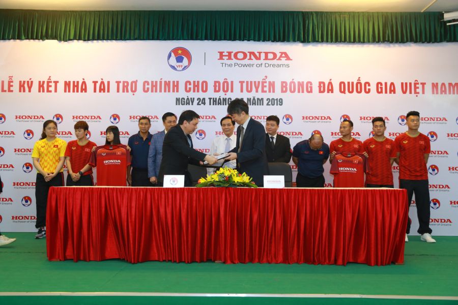 Honda Việt Nam trở thành nhà tài trợ chính cho các Đội tuyển Bóng đá Quốc gia Việt Nam