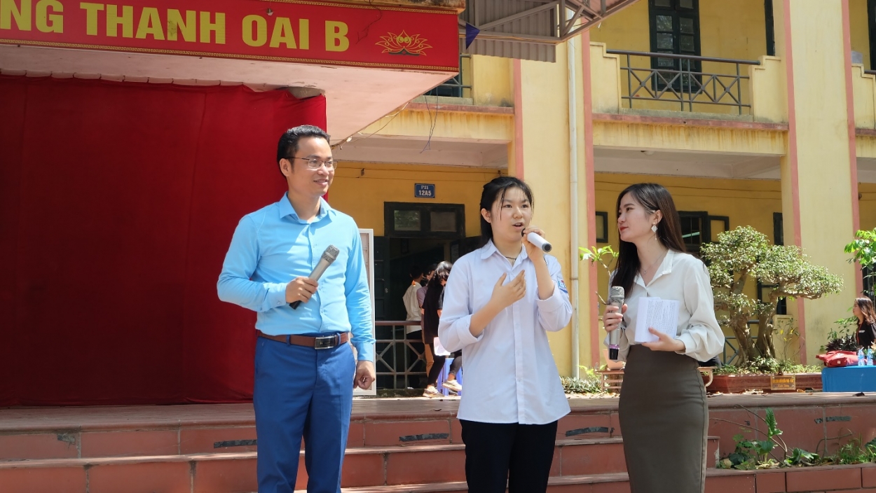 Hơn 1500 học sinh “Hành trình tôi đi tìm tôi”