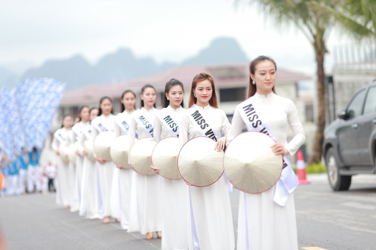 Mãn nhãn với những vũ điệu đường phố rực rỡ mở màn Carnaval Hạ Long 2019