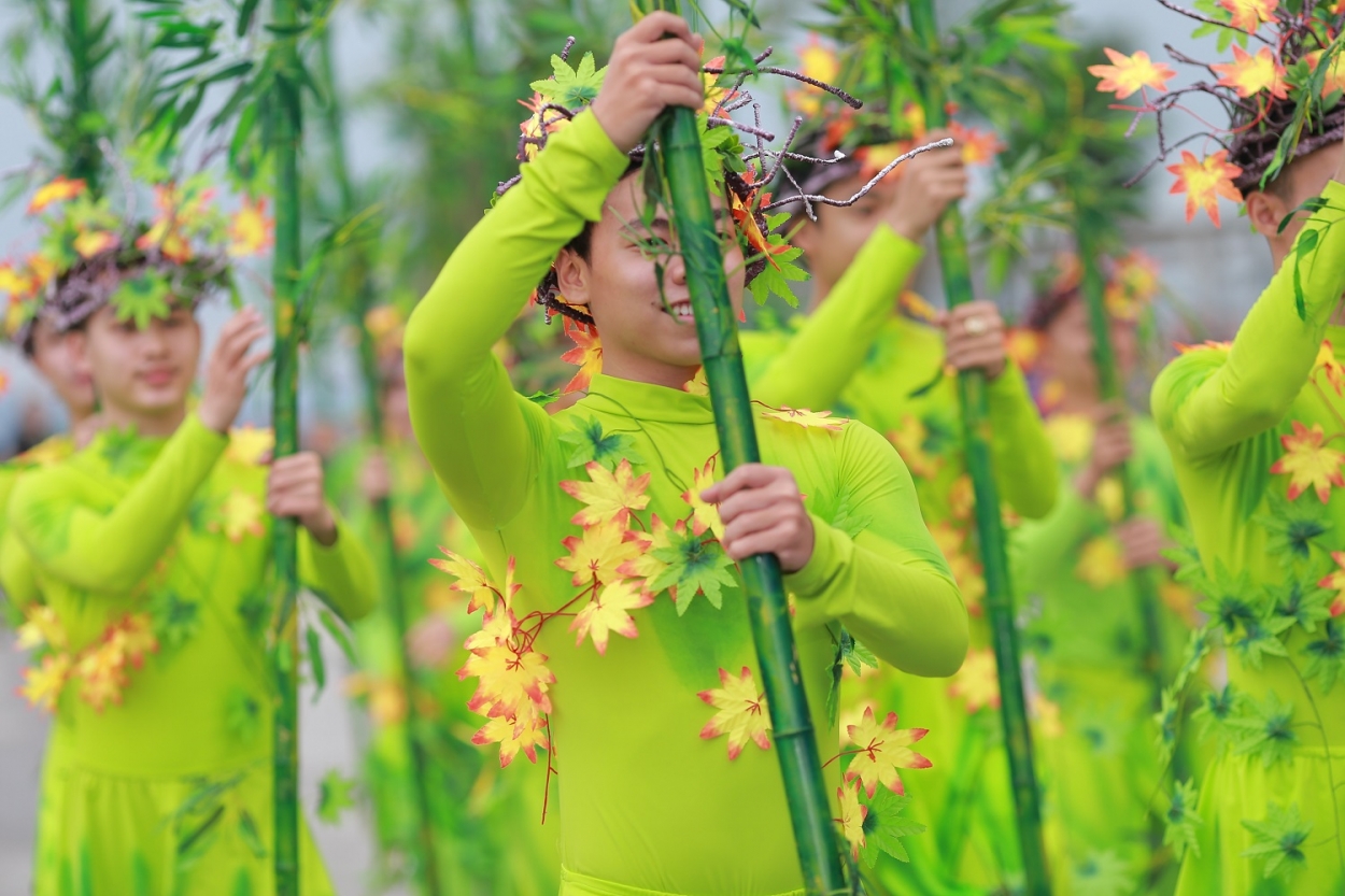 Mãn nhãn với những vũ điệu đường phố rực rỡ mở màn Carnaval Hạ Long 2019