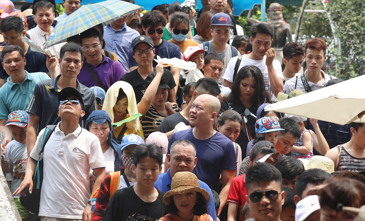 Đợt nghỉ lễ 30/4, người dân ở Hà Nội và các huyện ngoại thành tìm đến một điểm vui chơi ở huyện ngoại thành Hoài Đức tăng đột biến, gấp 3 lần ngày thường.