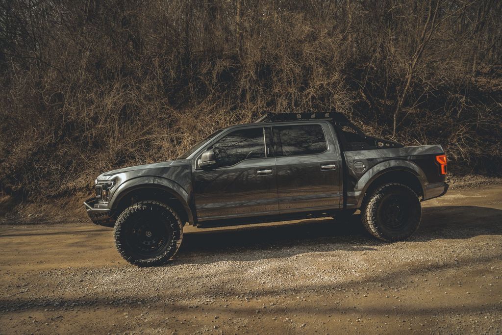 Cận cảnh Ford F-150 với 500 sức ngựa dưới bàn tay của nhà độ Mỹ