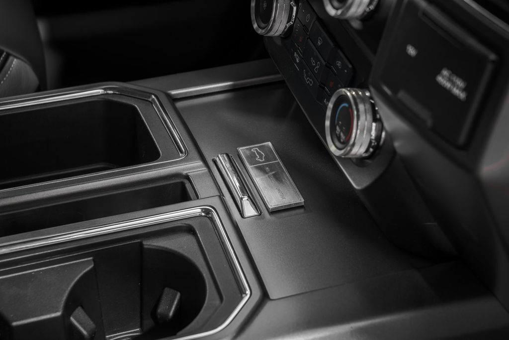 Cận cảnh Ford F-150 với 500 sức ngựa dưới bàn tay của nhà độ Mỹ
