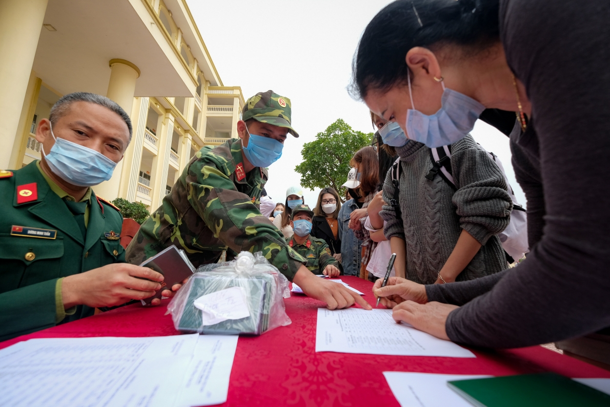 Khóa chặt nguy cơ lây bệnh bên ngoài, khoanh vùng dập dịch triệt để trong nước