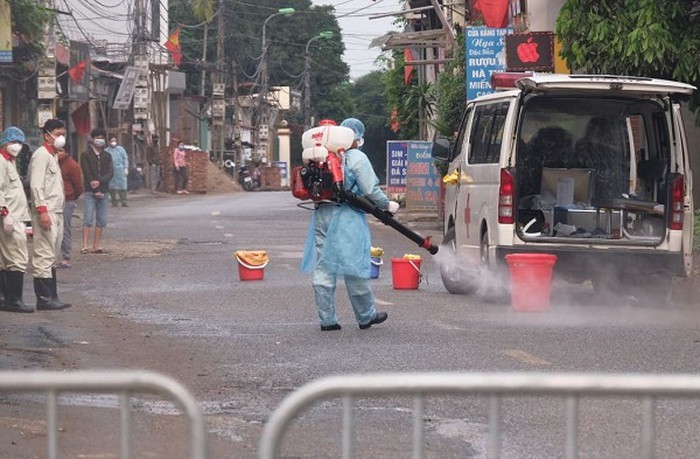 Hà Nôi: Sẽ phun khử khuẩn toàn bộ thôn Hạ Lôi