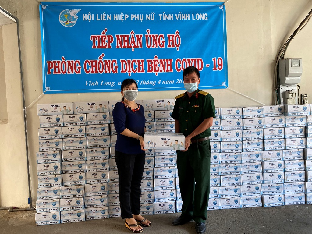 Nestlé Việt Nam trao hỗ trợ sản phẩm cho công tác phòng, chống Covid cho Hội Liên hiệp Phụ nữ