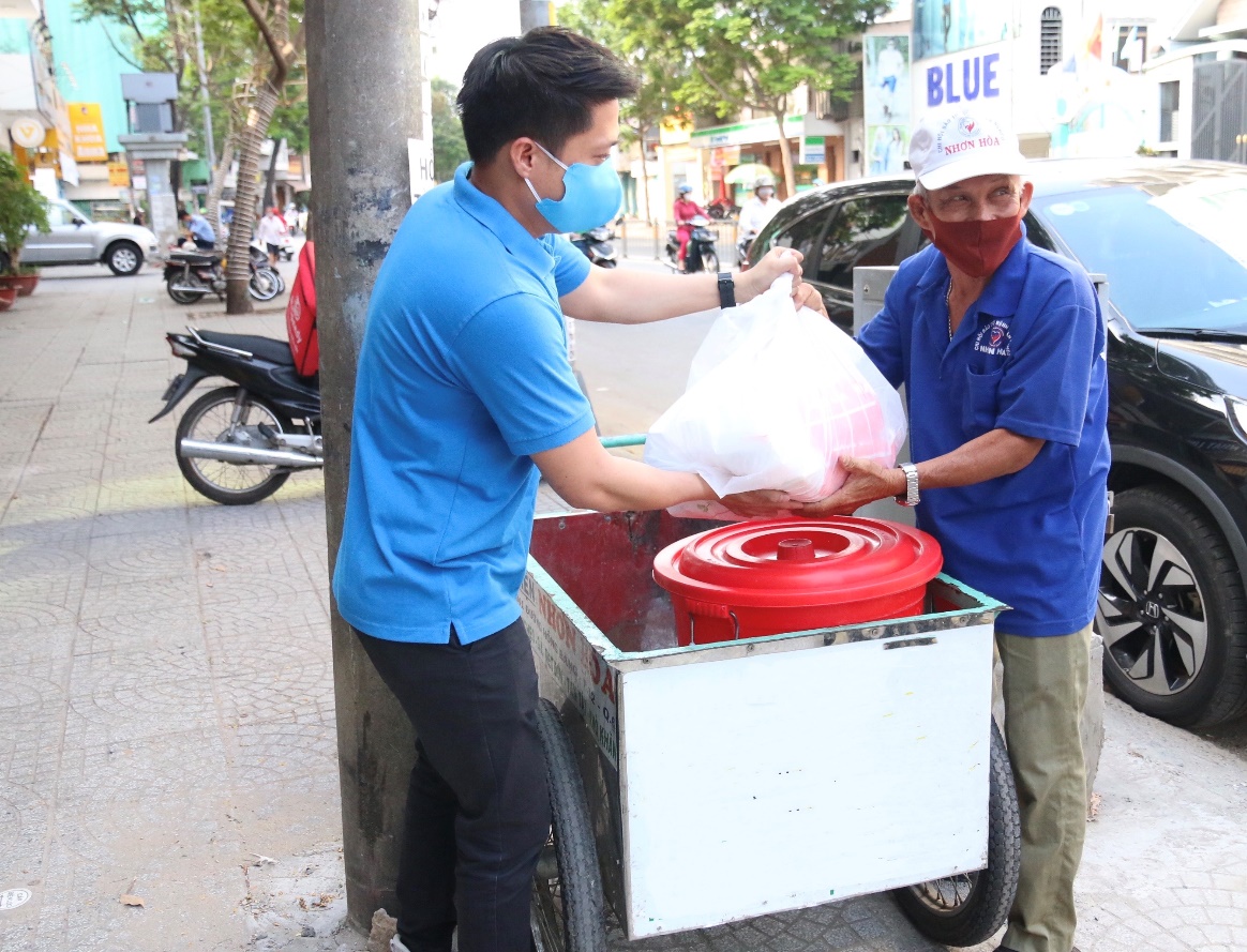 Novaland giúp người có hoàn cảnh khó khăn ấm lòng giữa mùa dịch