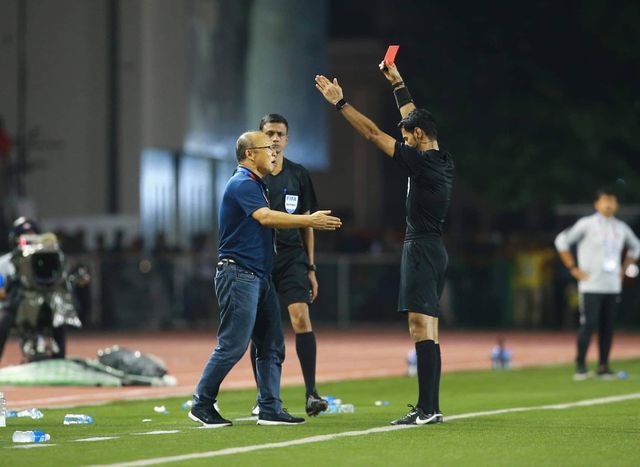 VFF phủ nhận thông tin HLV Park Hang Seo bị “treo giò” ở AFF Cup 2020
