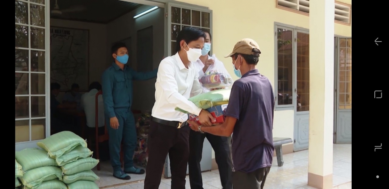 Với những đóng góp ý nghĩa, doanh nhân Nguyễn Nam Phương và Công ty Lan Anh hy vọng sẽ giúp góp phần vào công tác dẹp dịch Covid-19 giành được thắng lợi, đời sống người dân sớm được trở lại bình thường
