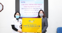 PVcomBank tài trợ vật tư y tế cho bệnh viện chống dịch Covid-19
