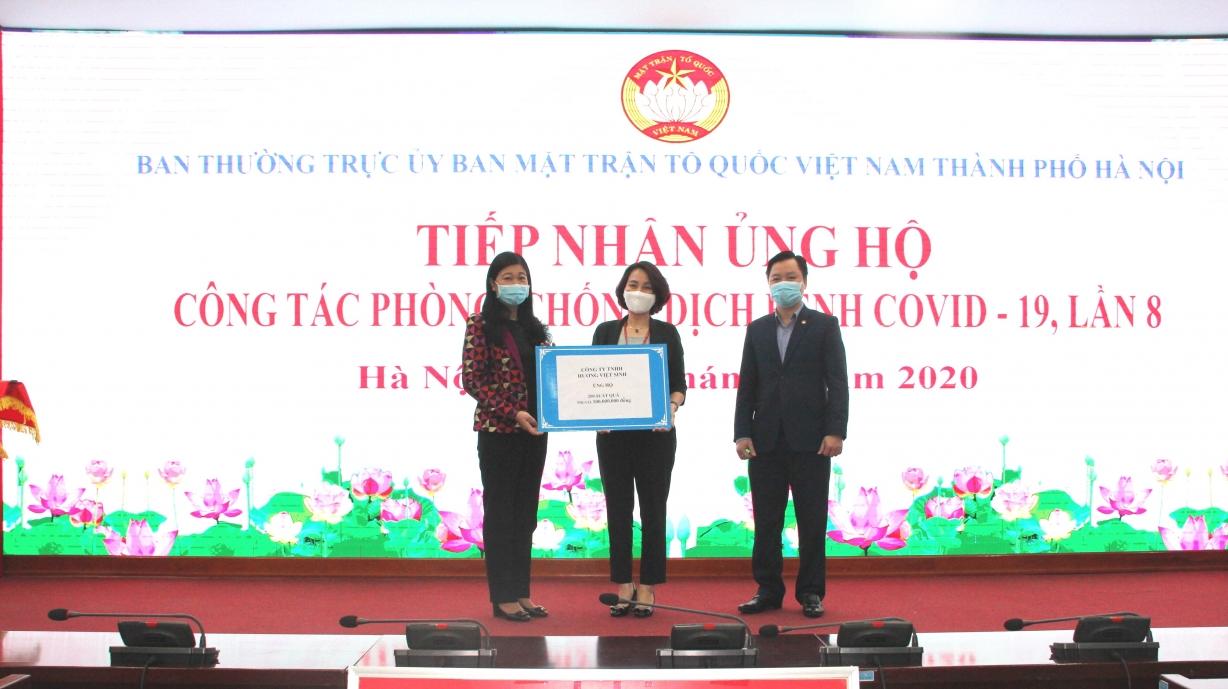 MTTQ Việt Nam thành phố Hà Nội tiếp nhận ủng hộ phòng, chống dịch Covid-19 lần 8