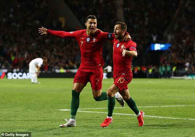 Bernardo Silva tiết lộ ý tưởng đầy nhân văn của Ronaldo để hỗ trợ bóng đá Bồ Đào Nha.