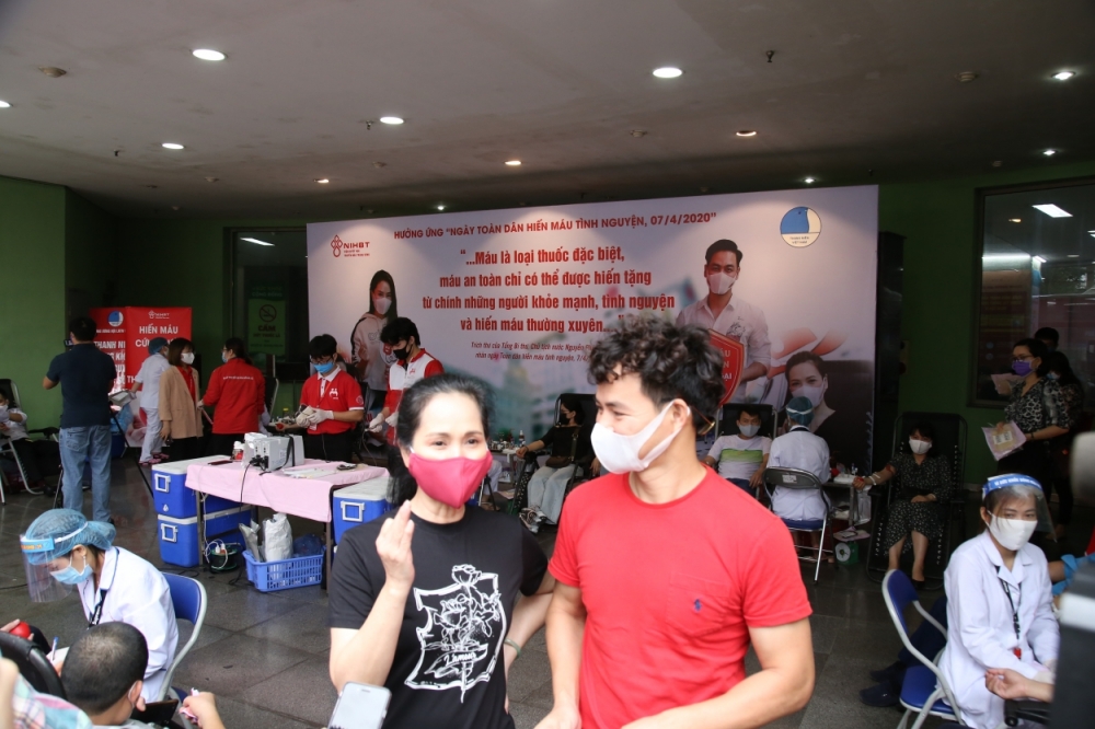 NSND Lan Hương chia sẻ cảm xúc khi tham gia chương trình hiến máu cùng NSƯT Xuân Bắc