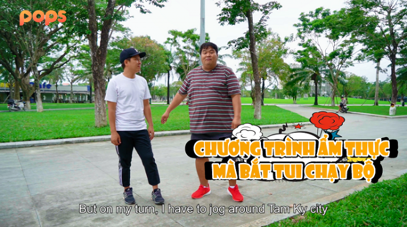 Hoàng Mập mệt bở hơi tai sau khi phải chạy bộ một đoạn đường dài trước khi ăn