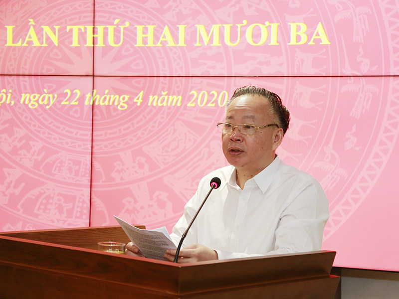Phó Chủ tịch Thường trực UBND TP Nguyễn Văn Sửu trình bày báo cáo tại Hội nghị