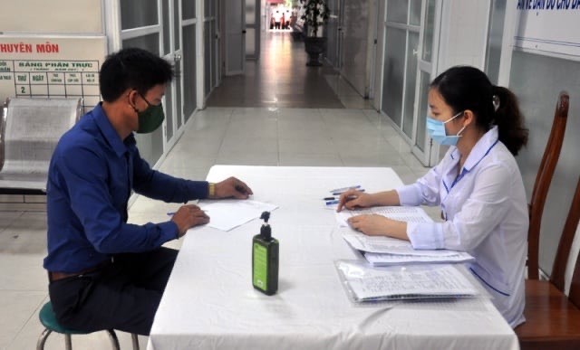 Quảng Ninh lấy mẫu xét nghiệm tại doanh nghiệp và chốt kiểm soát dịch Covid-19
