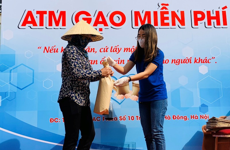 Hoạt động của tuổi trẻ quận Hà Đông đã kịp thời hỗ trợ người dân gặp khó khăn vì dịch Covid-19