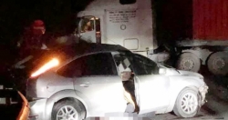 Thái Bình: Xe ô tô con va chạm với container khiến 2 người thương vong