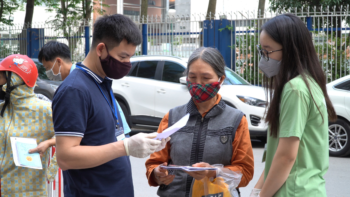 Học sinh Thủ đô chung tay quyên góp lương thực, thực phẩm chống dịch Covid-19