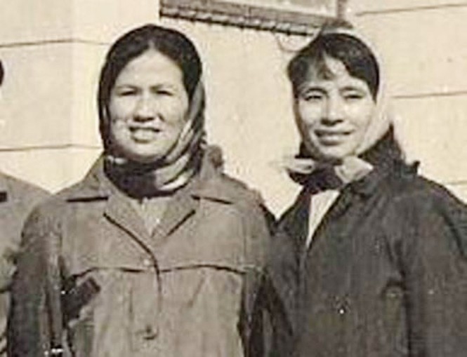 Phát thanh viên Kim Cúc (phải) và Kim Túy Ảnh: T.L