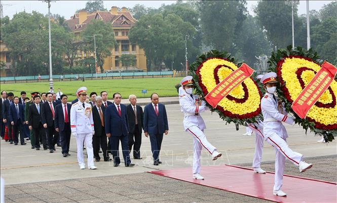 Lãnh đạo Đảng, Nhà nước vào Lăng viếng Chủ tịch Hồ Chí Minh