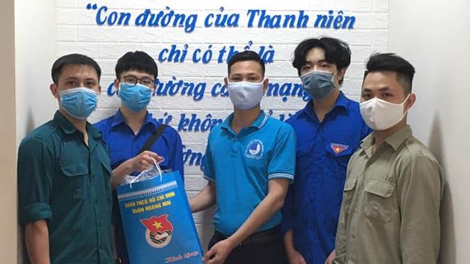 Thanh niên Hoàng Mai đồng hành cùng học sinh trở lại trường