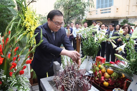 Lãnh đạo TP Hà Nội dâng hương tưởng niệm Tổng Bí thư Trần Phú