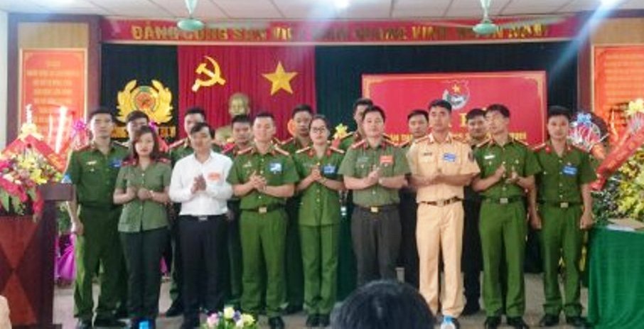 Quyên góp gần 300 triệu đồng cho các hoạt động tình nguyện vì cộng đồng