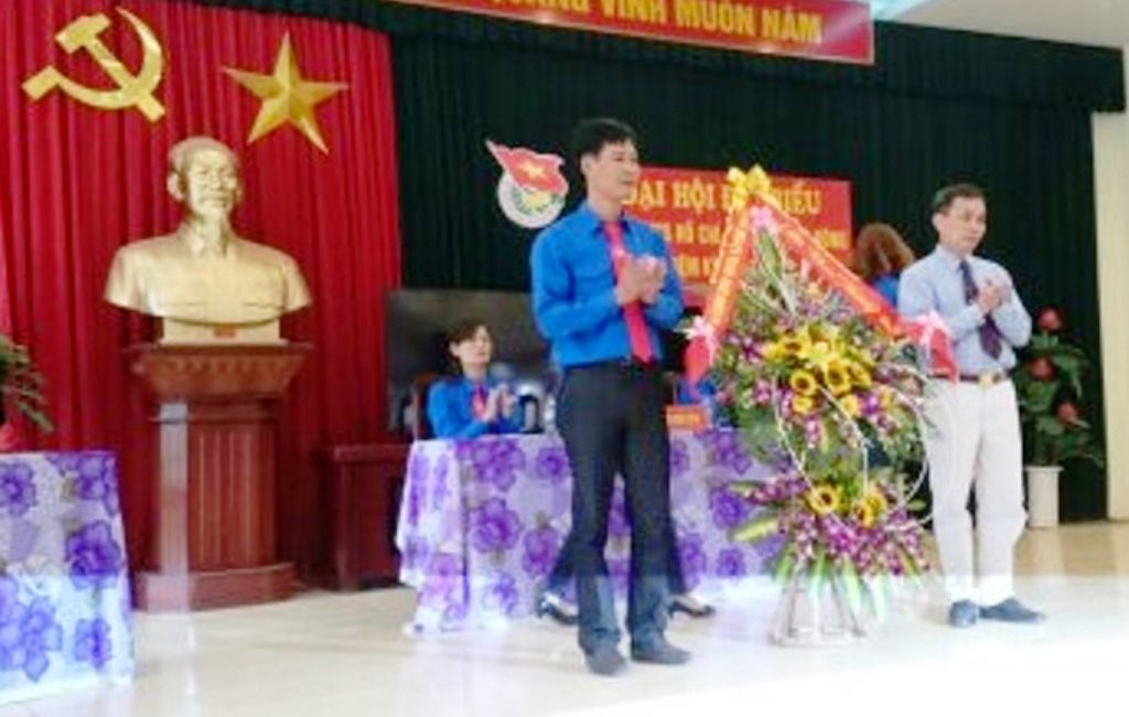 Đồng chí Phùng Thành Vinh được bầu làm Bí thư Đoàn xã Phú Đông