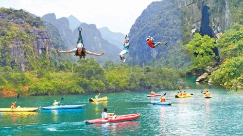 Du khách tới Quảng Bình tăng vọt