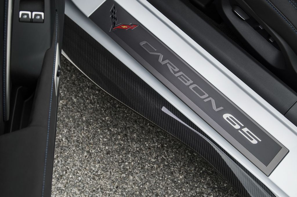 Chevrolet Corvette Carbon 65 có giá khởi điểm từ 1,85 tỷ VNĐ