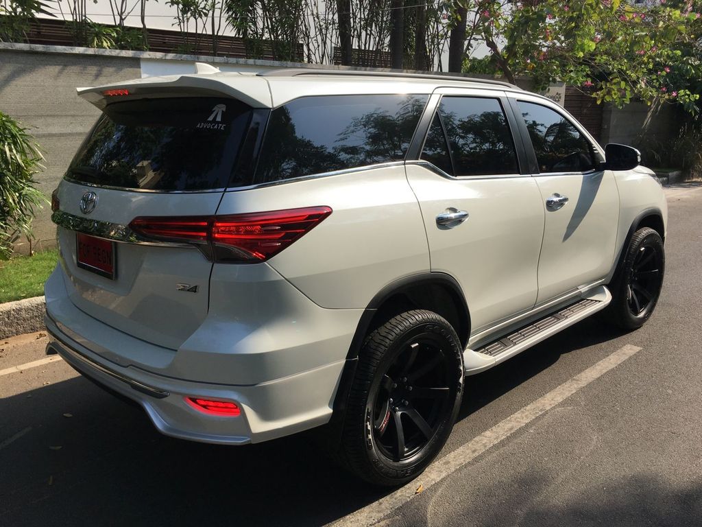 Toyota Fortuner ấn tượng hơn với bodykit Fiar Design
