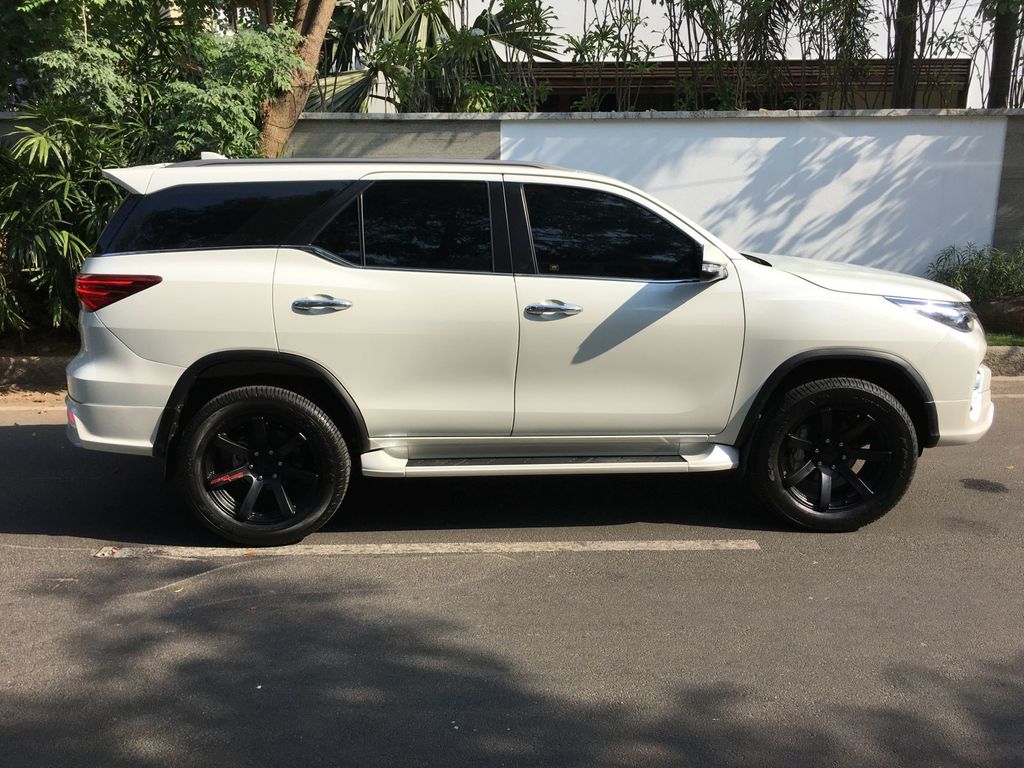 Toyota Fortuner ấn tượng hơn với bodykit Fiar Design