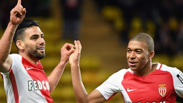 01h45 ngày 4/5, sân Louis II, lượt đi bán kết Champions League: Monaco – Juventus