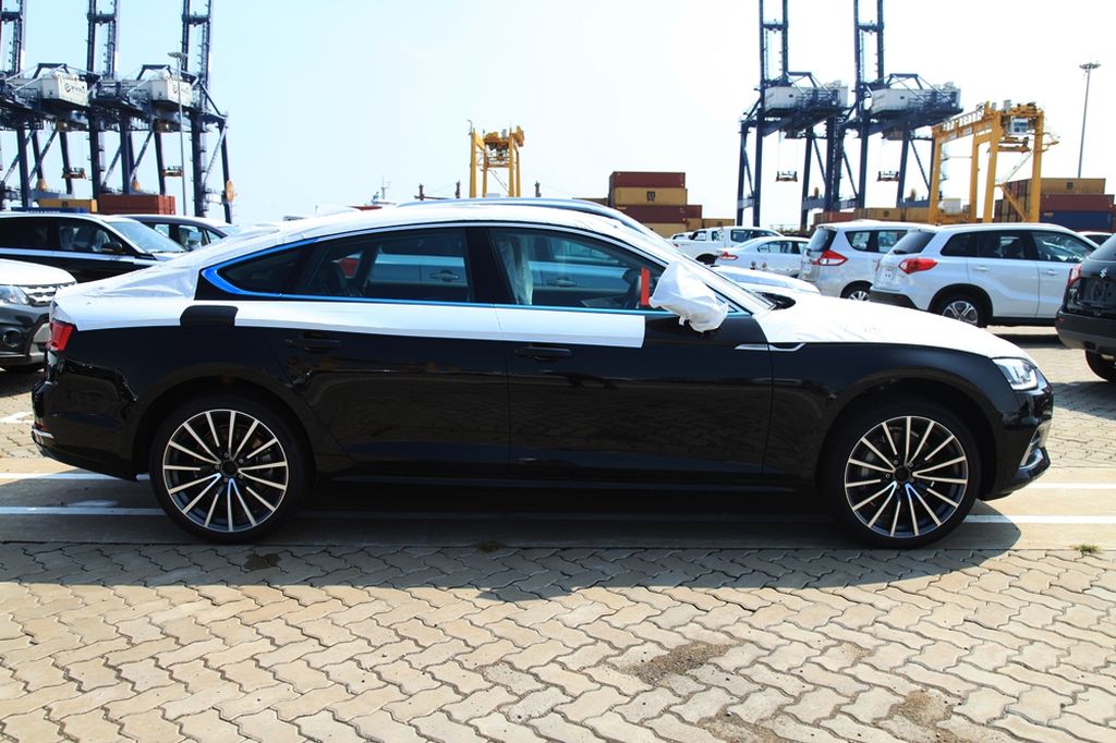 Chiêm ngưỡng Audi A5 Sportback mới vừa cập cảng Việt Nam