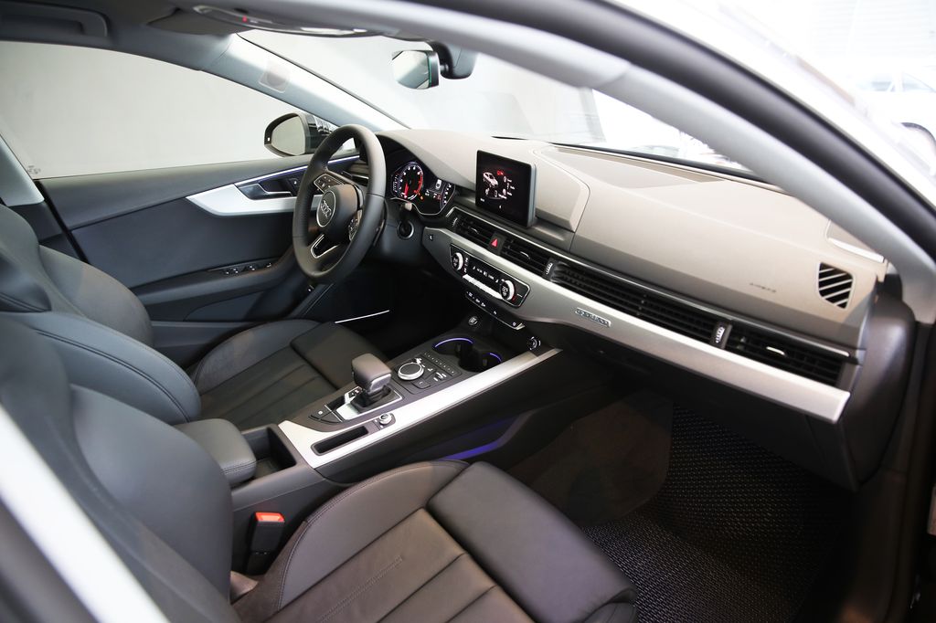 Chiêm ngưỡng Audi A5 Sportback mới vừa cập cảng Việt Nam