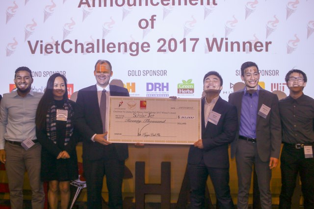 9X gốc Việt giành giải thưởng khởi nghiệp 20.000 USD trên đất Mỹ với dự án hữu ích cho các bạn trẻ