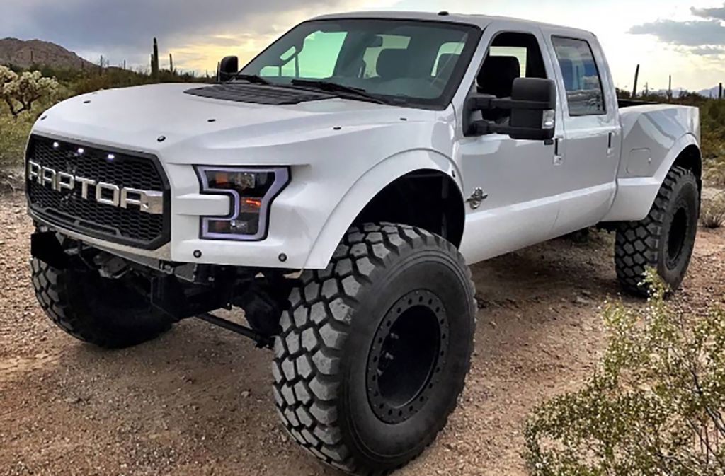 Hơn cả Ford Raptor, F-250 MegaRaptor sẽ thỏa mãn các tín đồ off-road