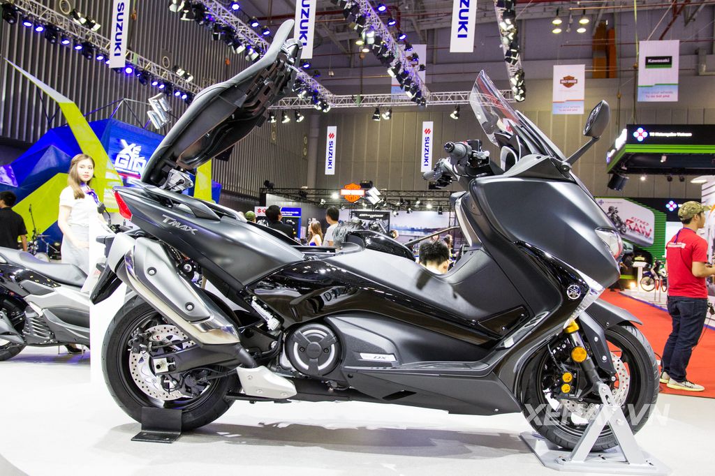 [VMCS 2017] Chi tiết mẫu maxi-scooter hiệu suất cao Yamaha T-MAX DX 2017