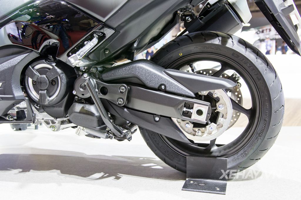 [VMCS 2017] Chi tiết mẫu maxi-scooter hiệu suất cao Yamaha T-MAX DX 2017